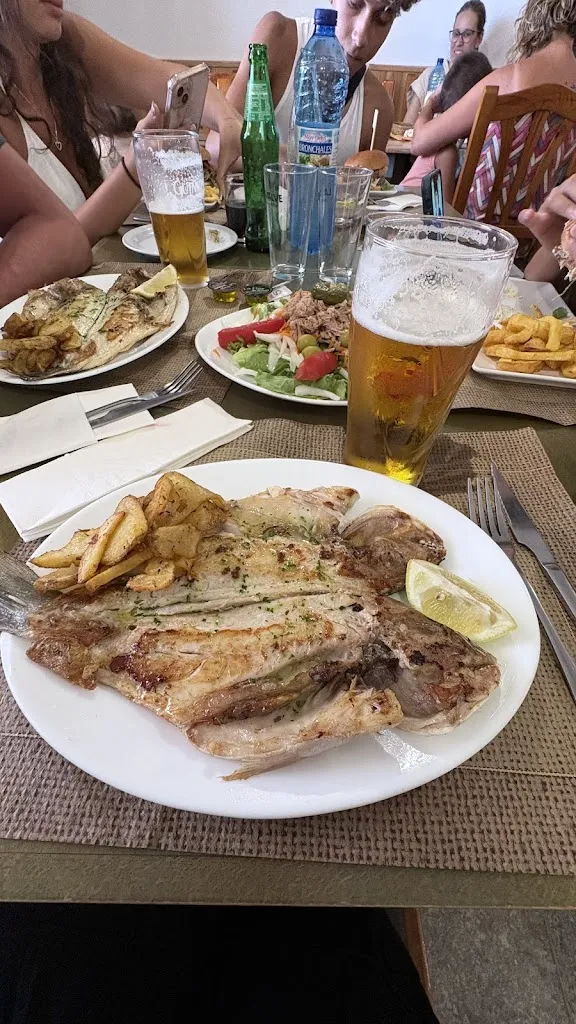 Flávia_Olvido Brasas y Mar_Benavites_review