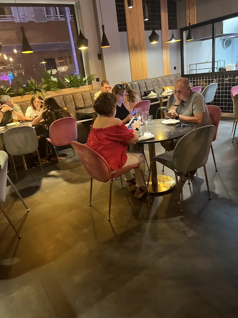 Kevin Marsden_TONBO Asian Food_Alzira_review