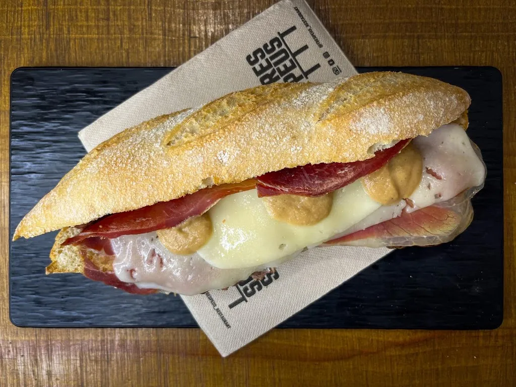 Trespeus Alzira_Alzira_slider_image_3