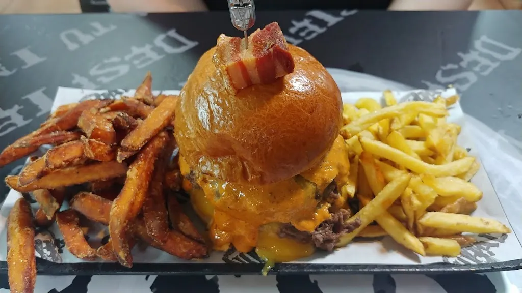 coheta_Caníbal Alzira_Alzira_review