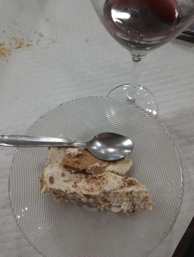 Victoria Antle_La Entrada_Ayora_review