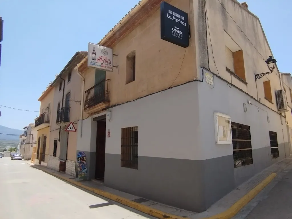 Bar La Pacheca de tania_Benicolet_slider_image_3