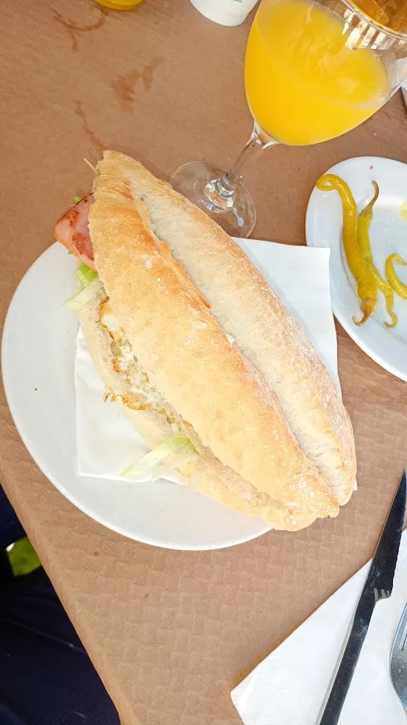 Andressa_Bar Lluna_Benimodo_review