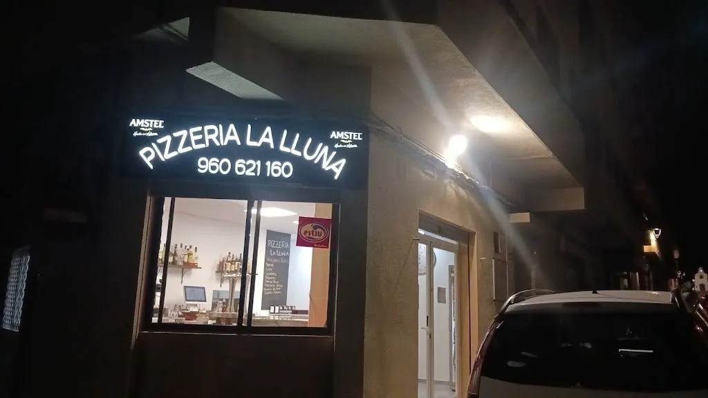 Pizzeria La Lluna restaurant in Benifairó de les Valls