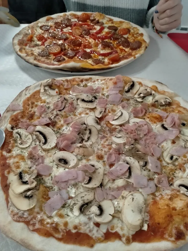 Pizzeria La Lluna_Benifairó de les Valls_slider_image_3
