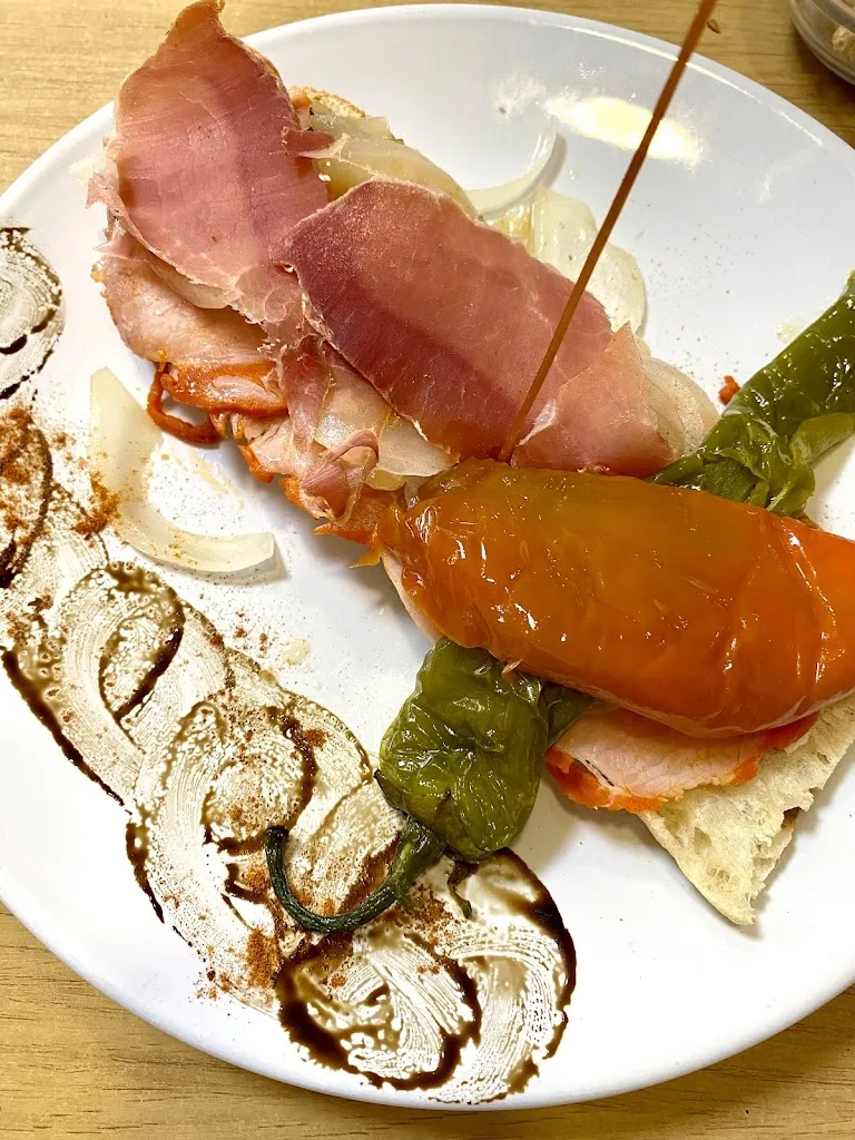 MACARENA HIDALGO FORTEA_Bar Casa Eloy_Benetússer_review