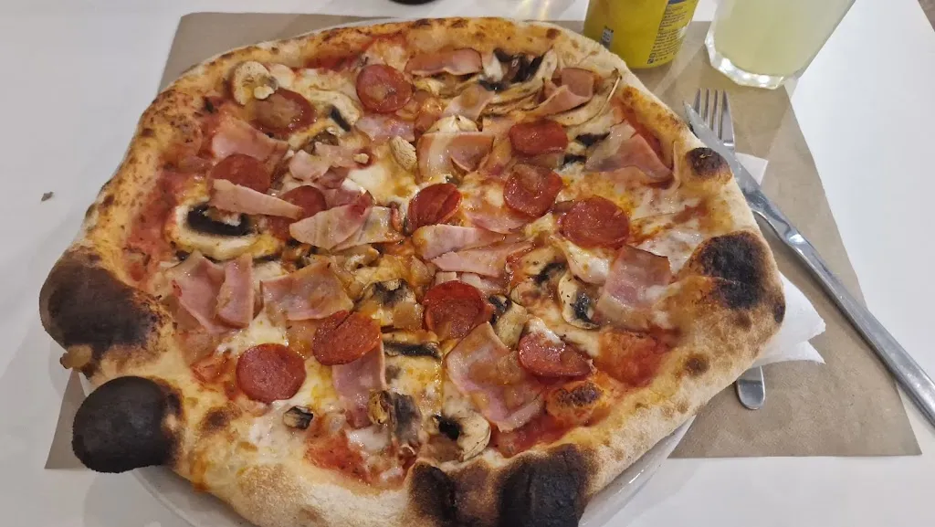 Marta Martínez_PIZZERIA EL CASTELL BENETÚSSER_Benetússer_review