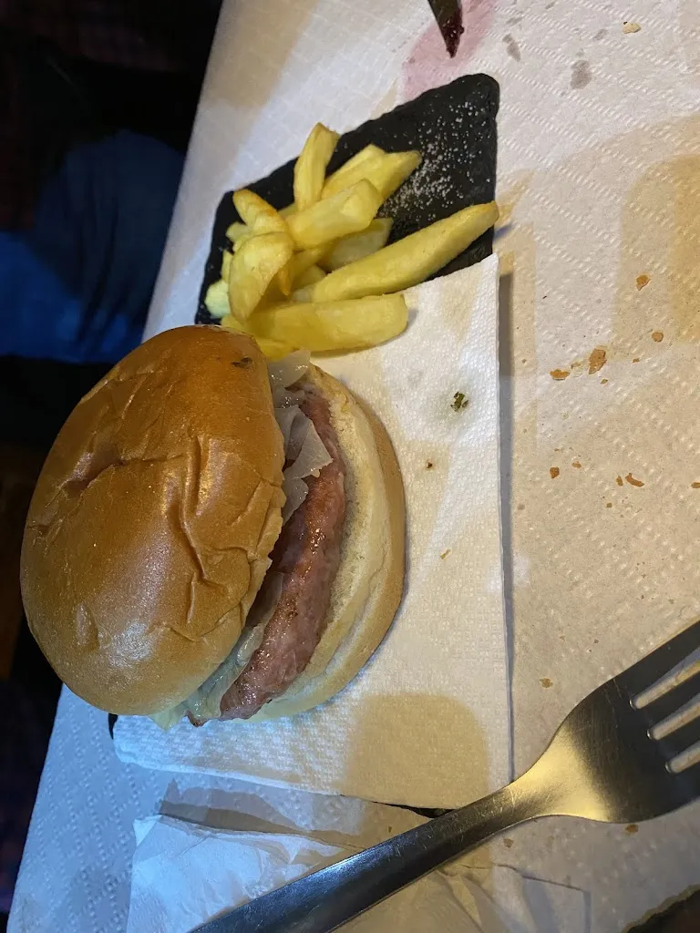 Jordy ML_Cervecería al punto_Benetússer_review