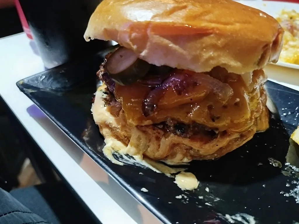 Adrian y Rosana Torres Cancio_Mi negra_Benetússer_review