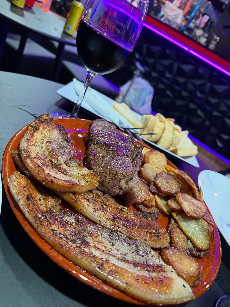 Mi negra_Benetússer_slider_image_3