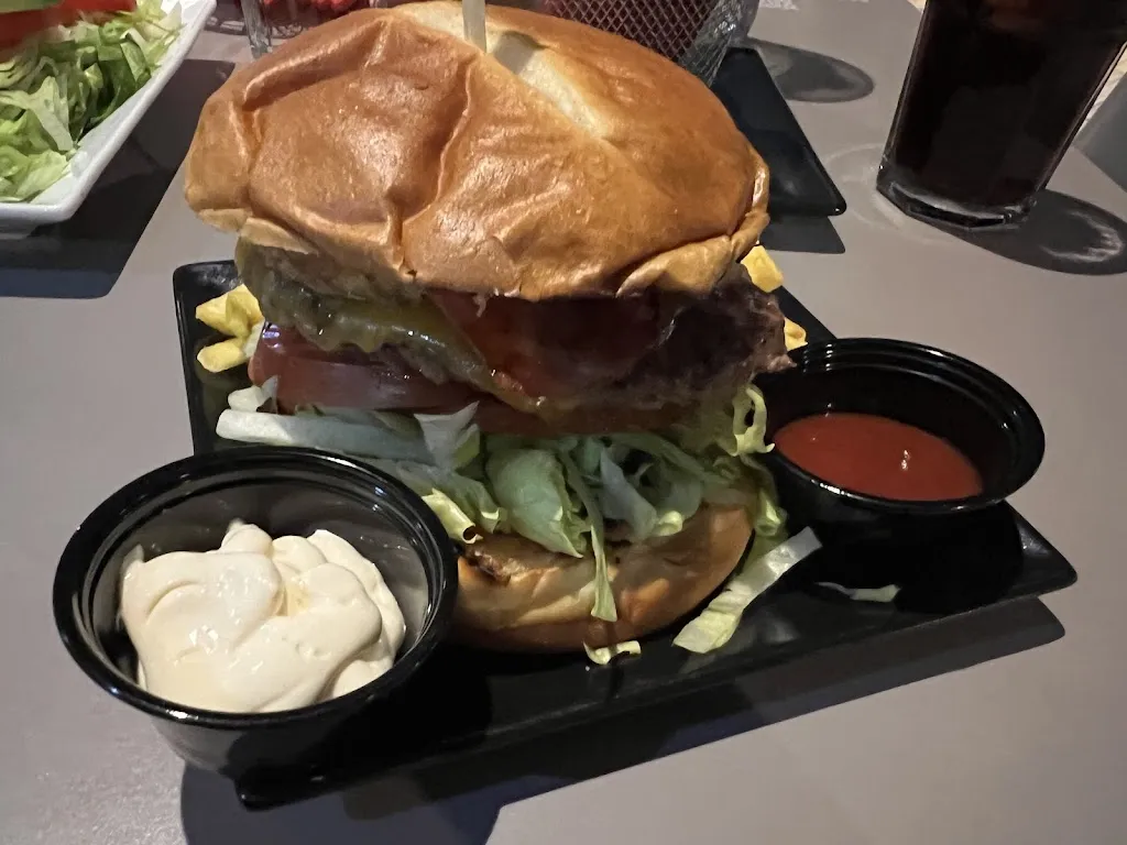 PAULO_La Bomba Hamburguesería_Benetússer_review