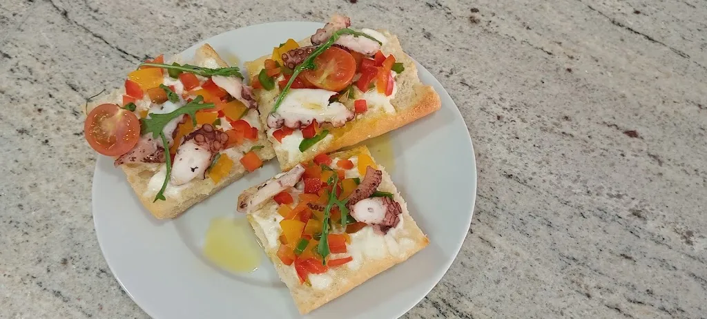 Luan Café Bar Tapas Montaditos_Benetússer_slider_image_3