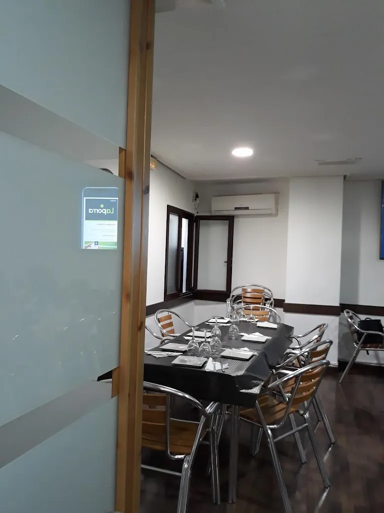 Alena Guerasimovich_Bar Royalti_Benigànim_review