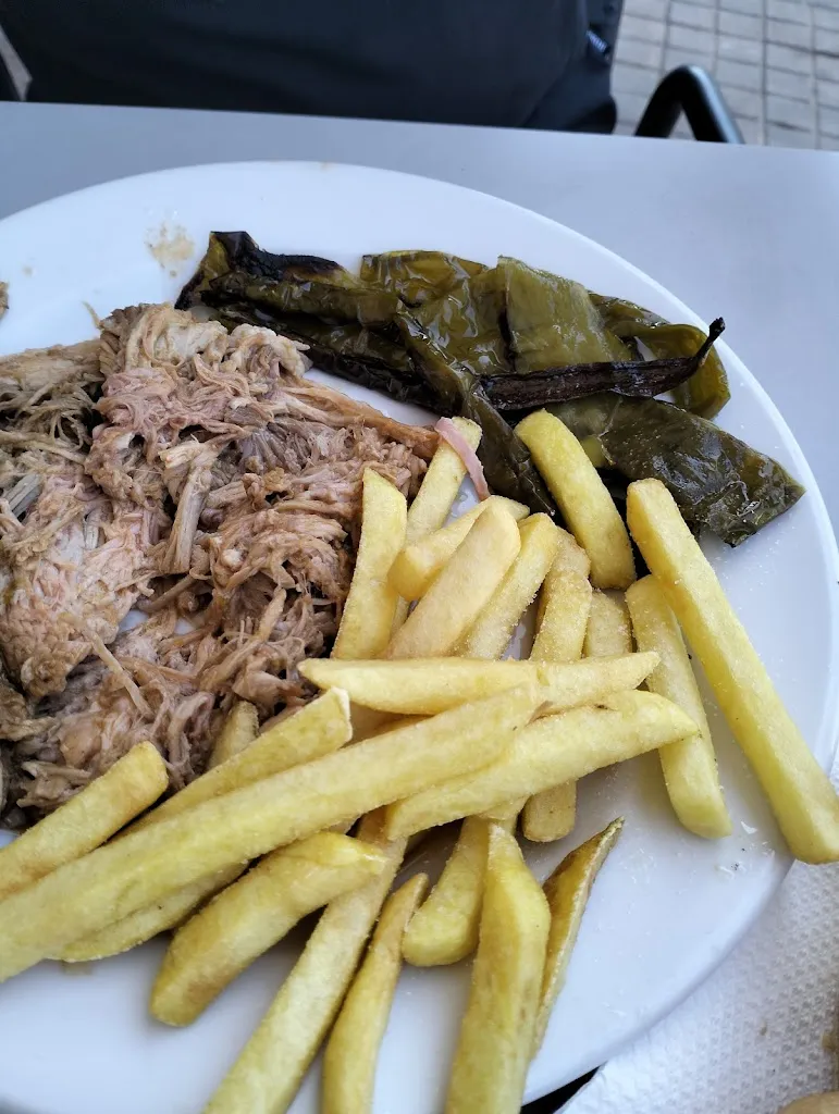 Encarna Ferrandis Cuerda_Bar restaurante Llorens_Benisanó_avis