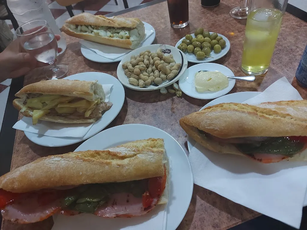 Vanessa Salvador_Bar La Báscula_Benisanó_review