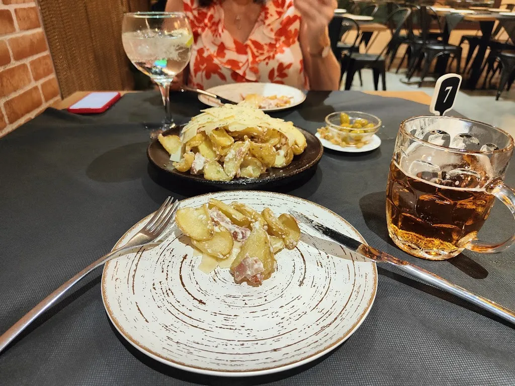 Errol Holness_La Consentía_Pulpí_review