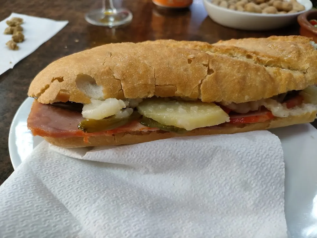 Bar restaurante mai calles_Benaguasil_slider_image_1