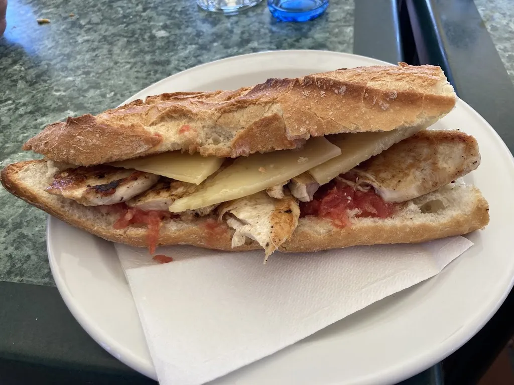 R A_Club urbanitzacio Vall del turia_Benaguasil_review