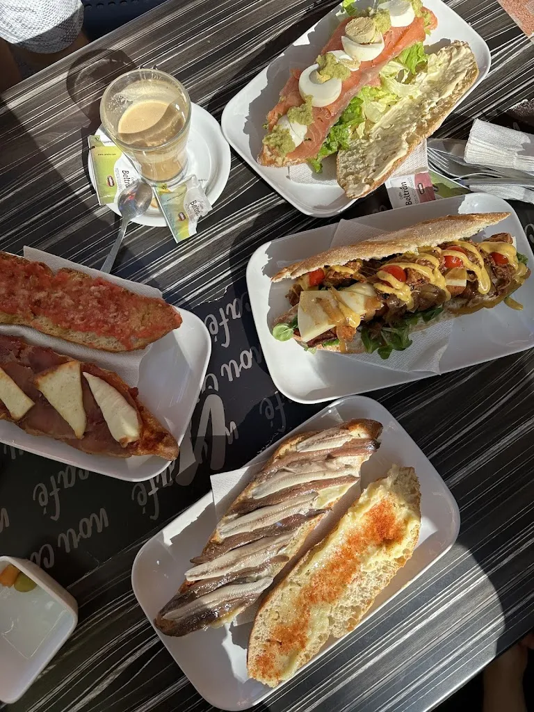 Daryna Petrychenko_Nou Cafè_Benicàssim_recensione