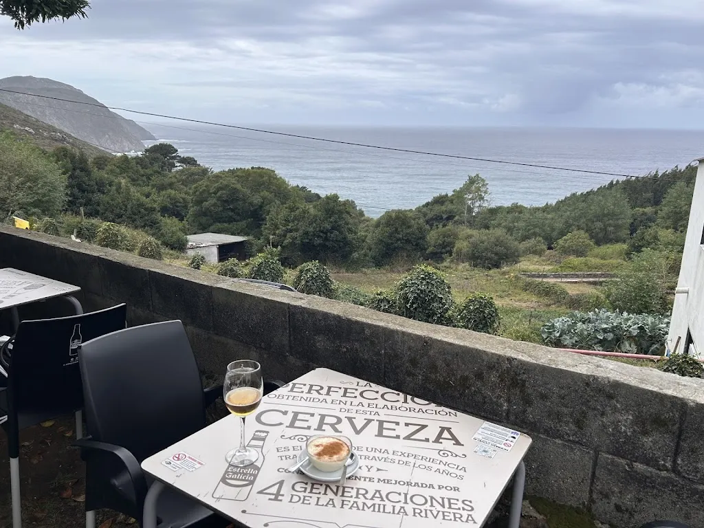 Daniel Sánchez González_Os Loureiros_Cedeira_review