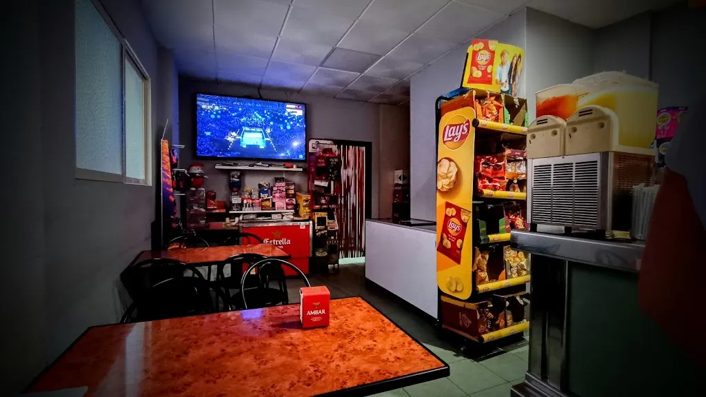 Cristian Ge_Cafeteria Fabiola_Bolbaite_review