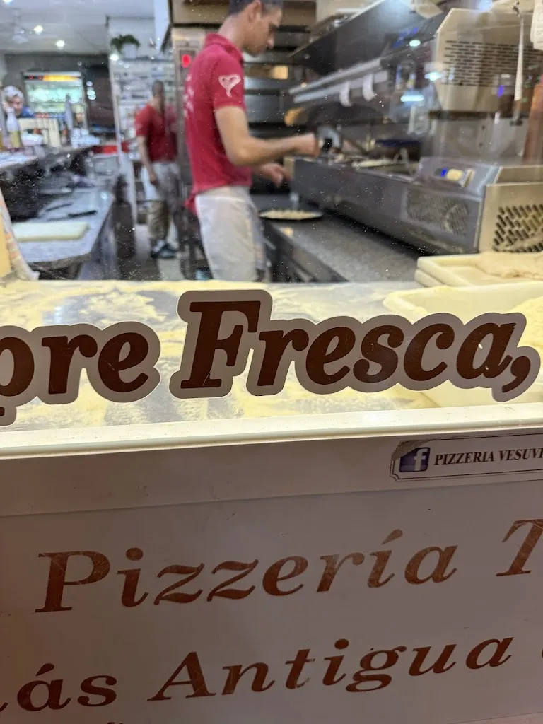 The Travels of Tatsu_Pizzería Vesuvio_Bufali_review