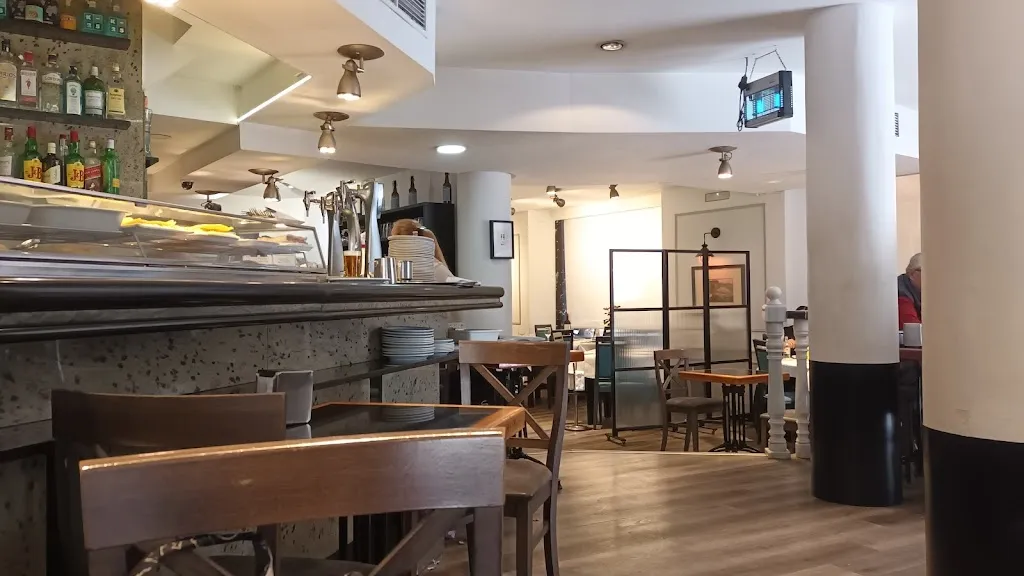 Xoom Too_Restaurante Compostela_Canals_review