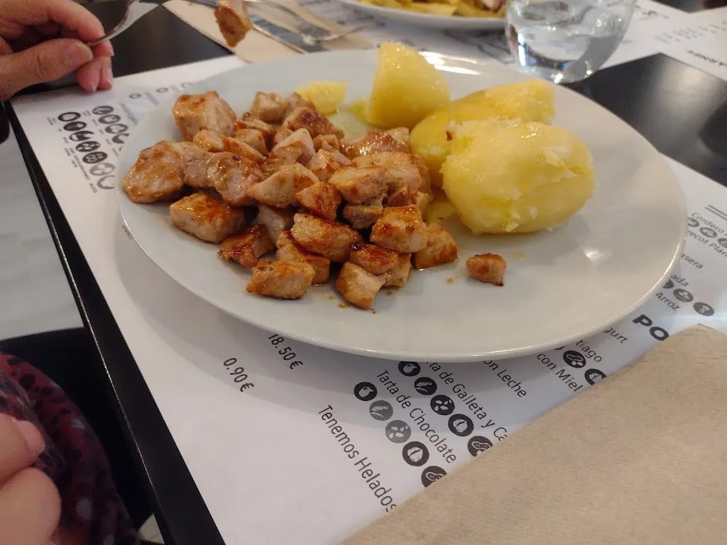 Linda Villadoniga_O Mesón_Cedeira_recensione