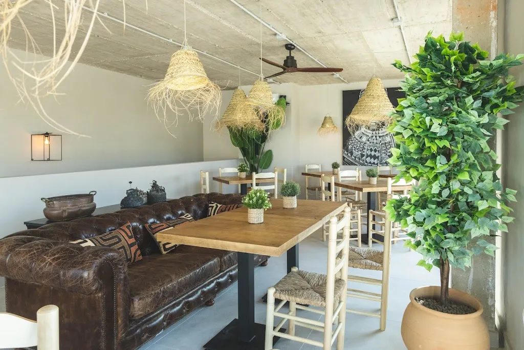 Petit Bistró Island - Restaurante Mediterraneo - Desayunos restaurant in Bétera