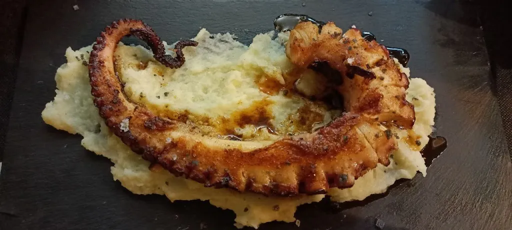 Gira_Pub restaurante Ágora 23_Bétera_review