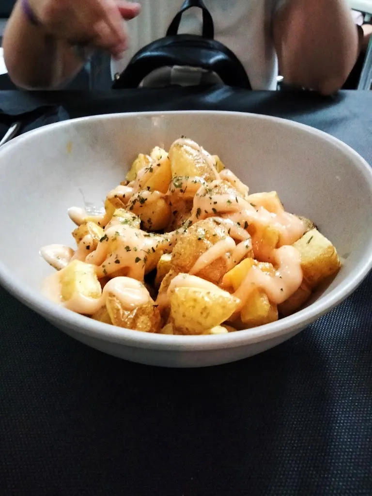 Rafa Villar_Pub restaurante Ágora 23_Bétera_review