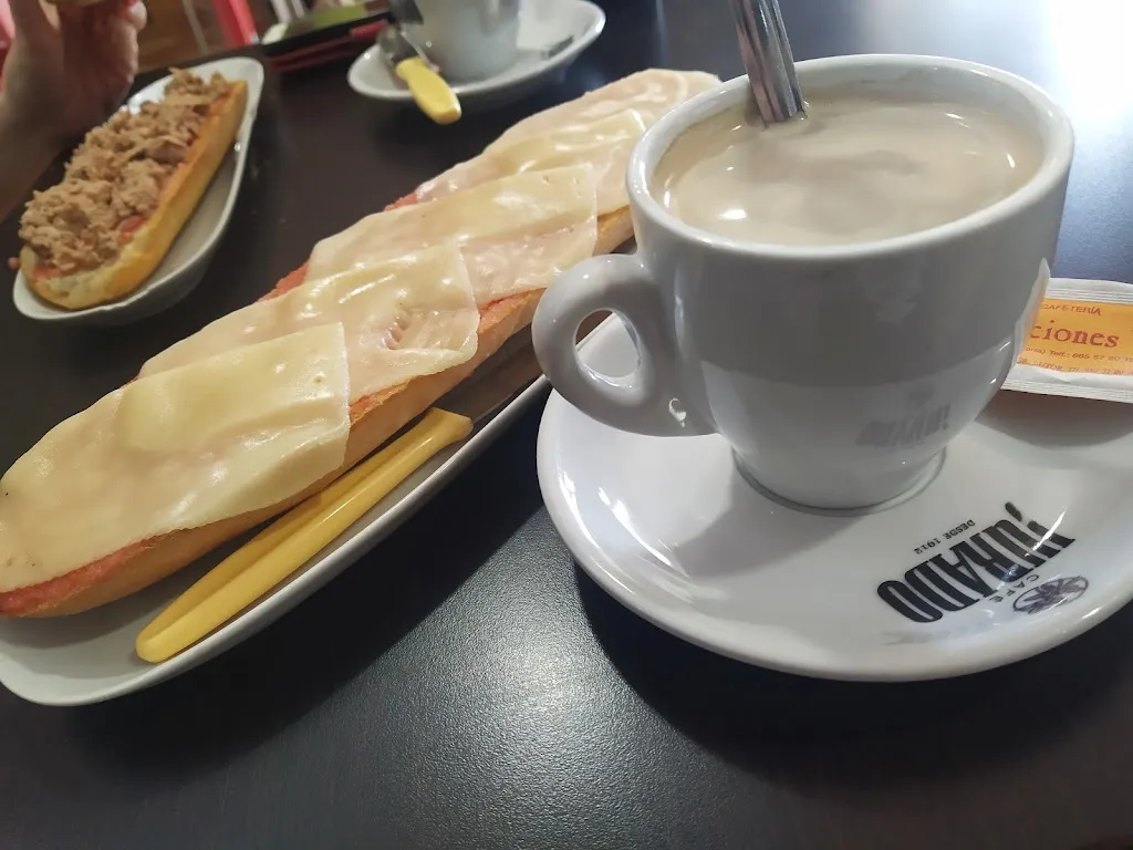 Patrycia M._Panadería, pastelería y cafetería 