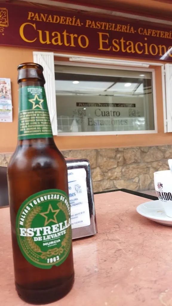 Eder Kong_Panadería, pastelería y cafetería 