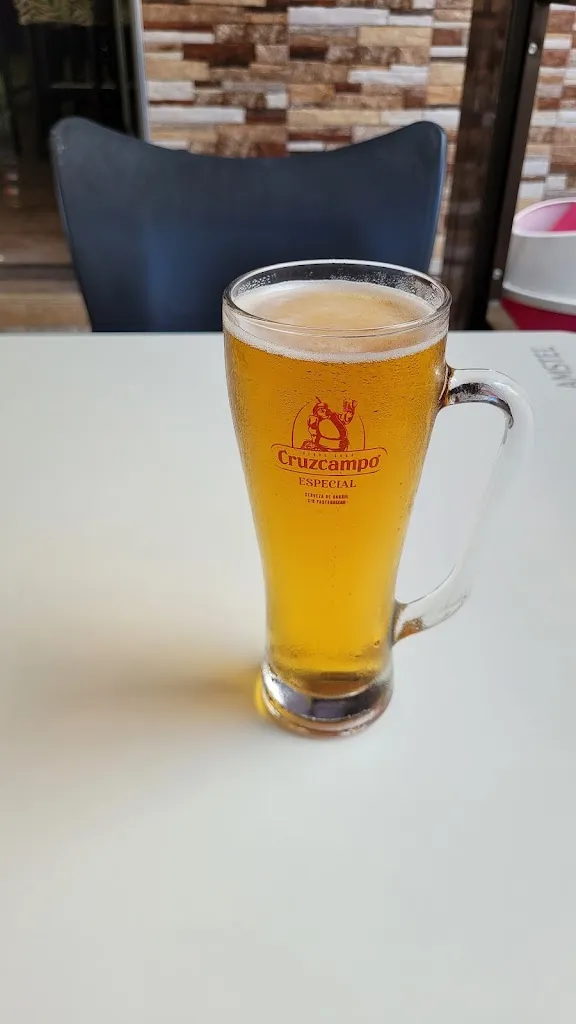 Martin Šembera_Bar la unión burriana_Burriana_review