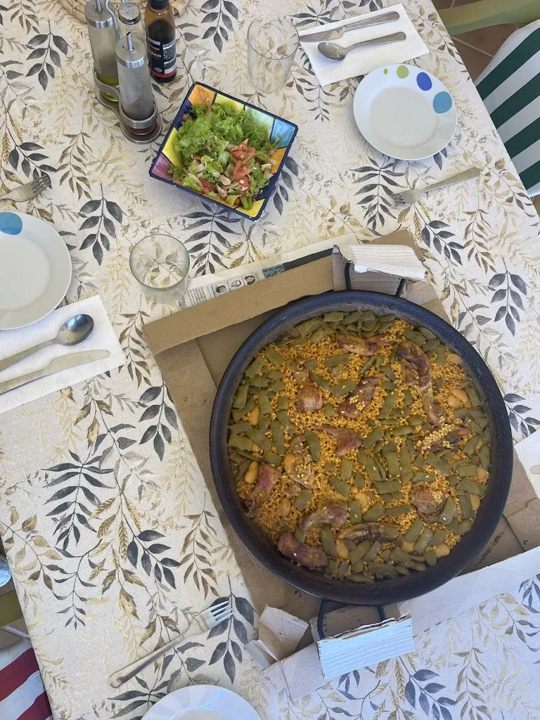 Maria Azara Flores_Bar restaurante Casa Roque_Canet d'En Berenguer_review