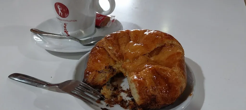 Liaybelys Perez Martel_Bar Las Vegas Cafe_Pedrola_review