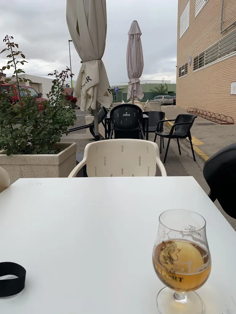 Mihai Lungu_Cafetería Mozart_Pedrola_avis