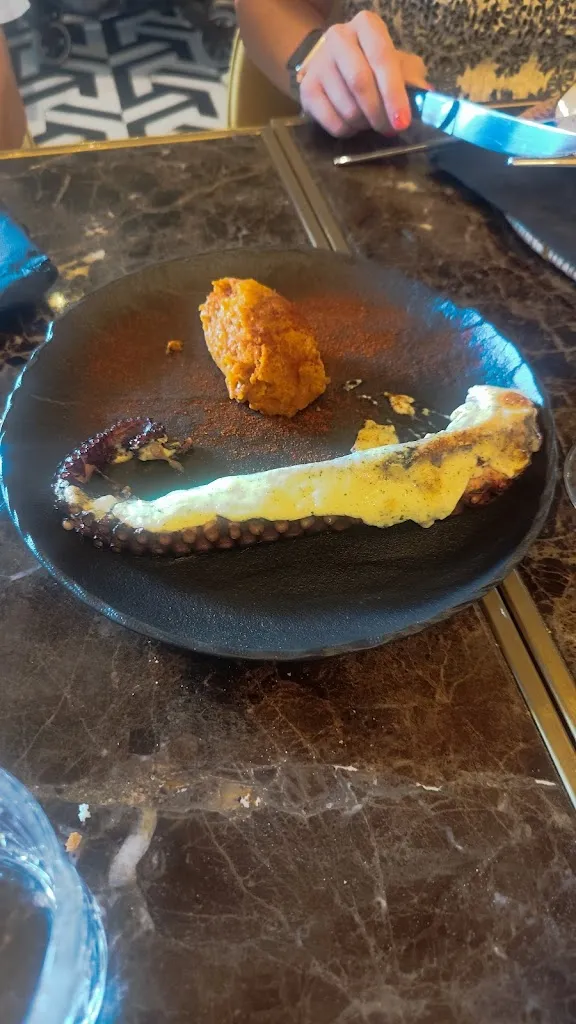 Noelia González_Marieta_Wamba_review