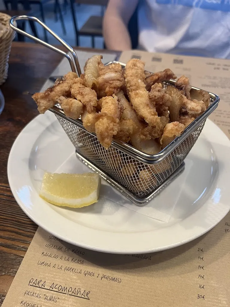 Alicia Rueda Santos_Costa del Piñón_Wamba_review