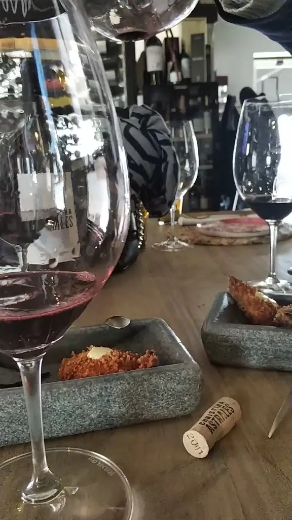 ATYPIKAL_Wamba_slider_image_2