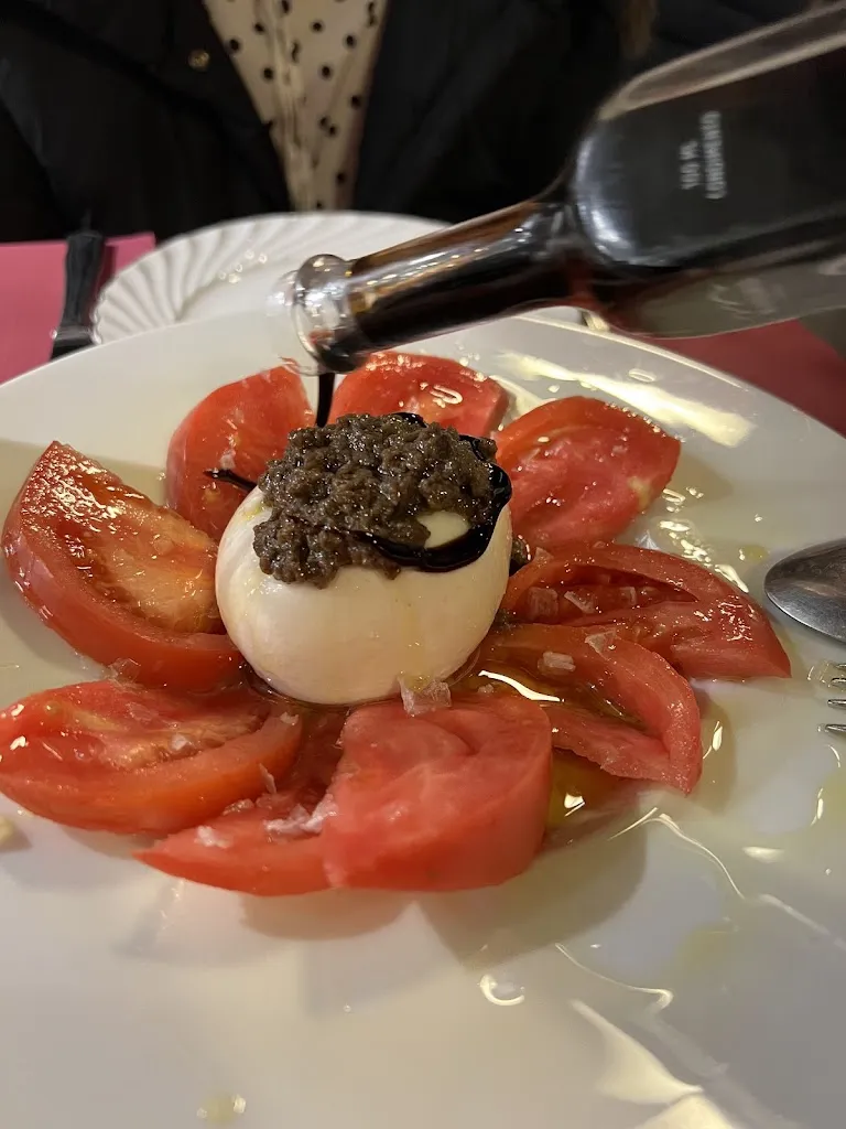 Paola_Menganita de cual_Wamba_review