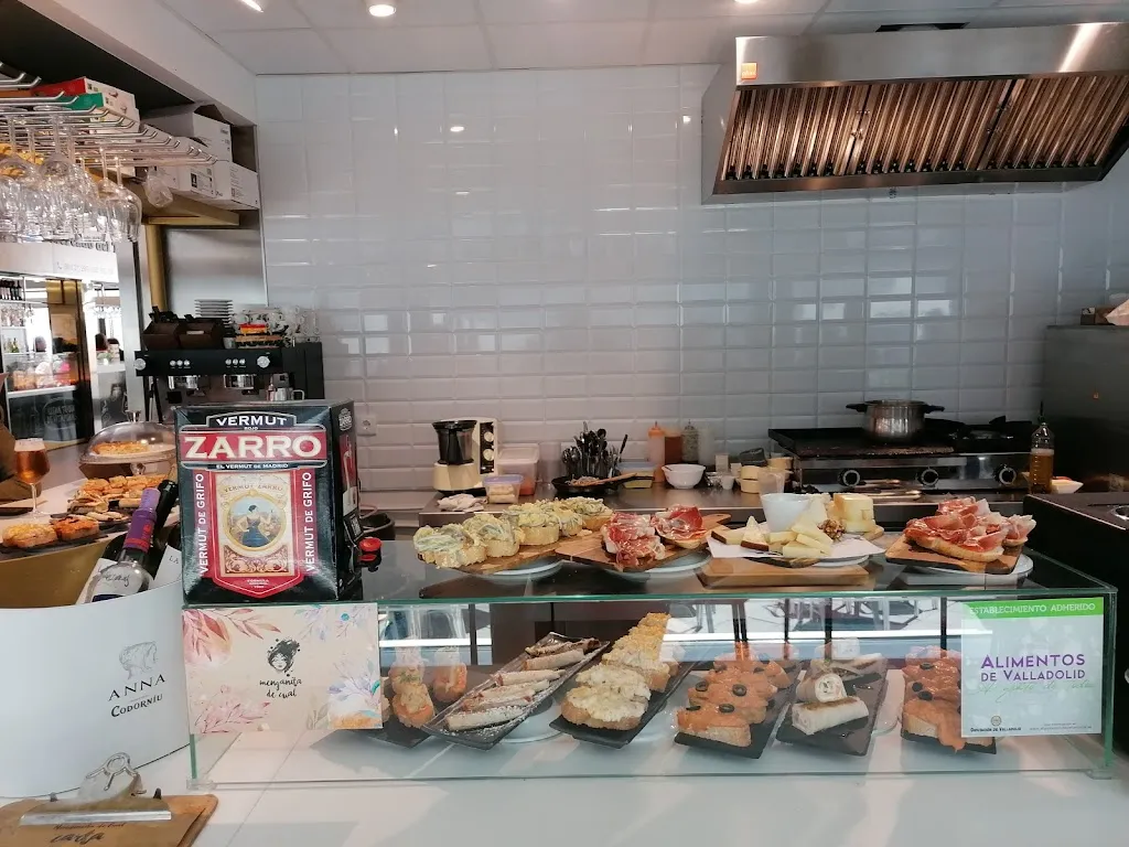 Menganita de cual restaurant in Wamba