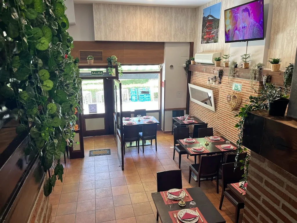 Hisupo | Restaurante Asiático en Parquesol restaurant in Wamba