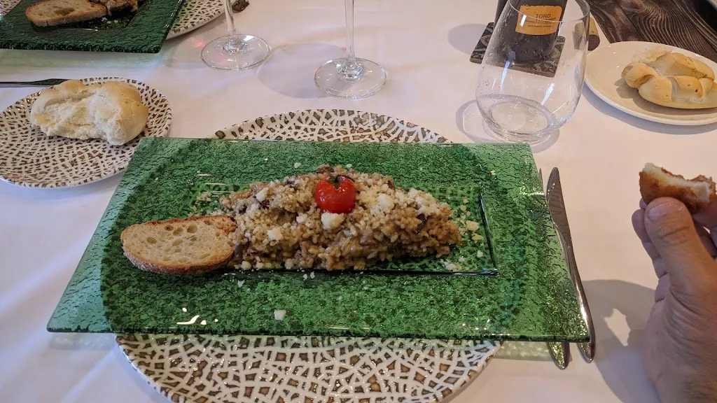 Gerardo Herrera Alonso_Bodega Latarce_Abezames_review