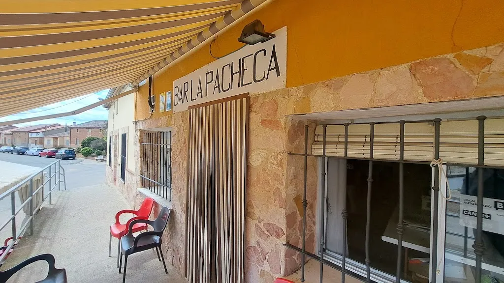 Bar La Pacheca restaurant in Abezames