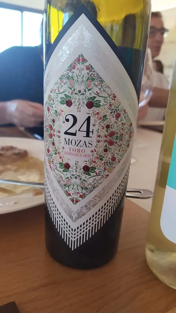 Menu_Bodega y viñedos Divina Proporción S.L._Abezames_immagine_8