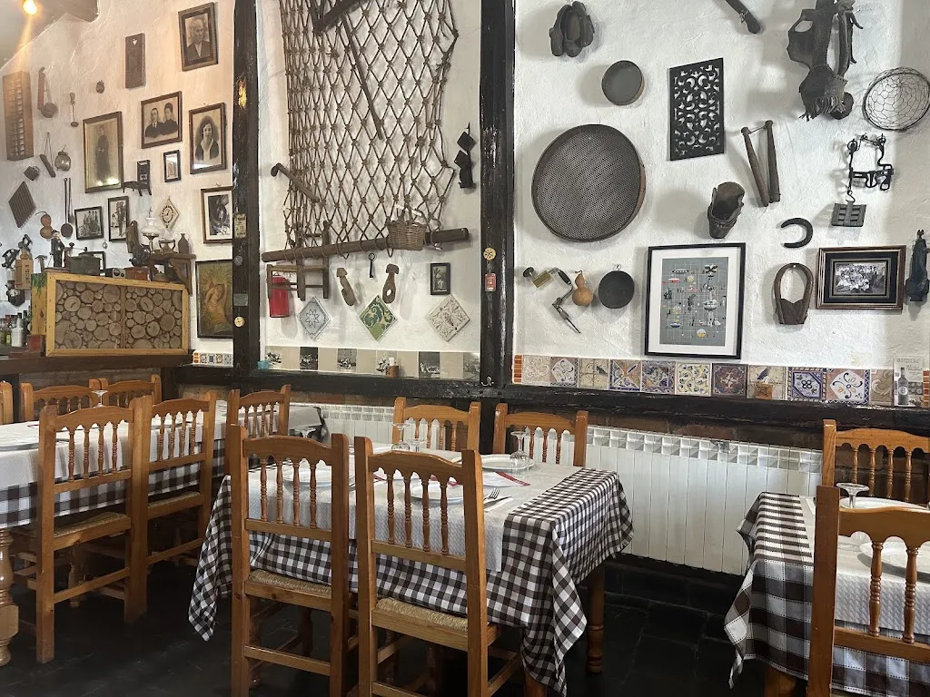 Meson antigua restaurant in Arcenillas