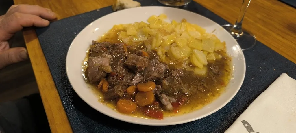 Marian Pomeda_LA TORTUGA Bar-Restaurante._Argañín_recensione