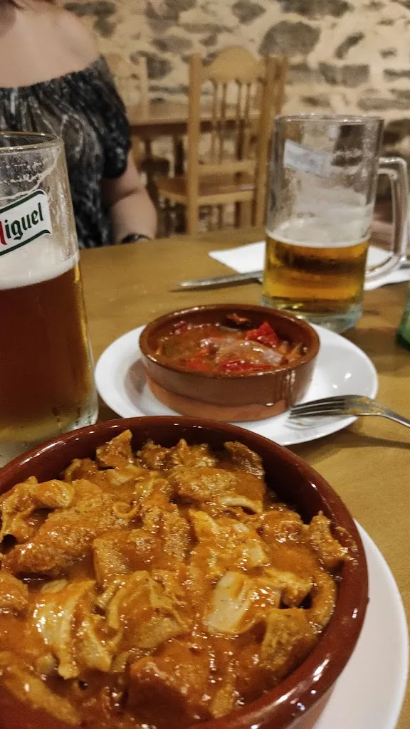 Jose Toribio - La Luz de Zamora_Casa Coletto_Argañín_review