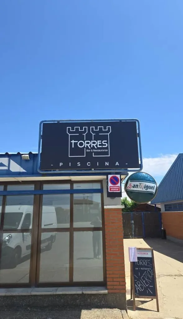 Torres Bar & Restaurante restaurant in Benegiles